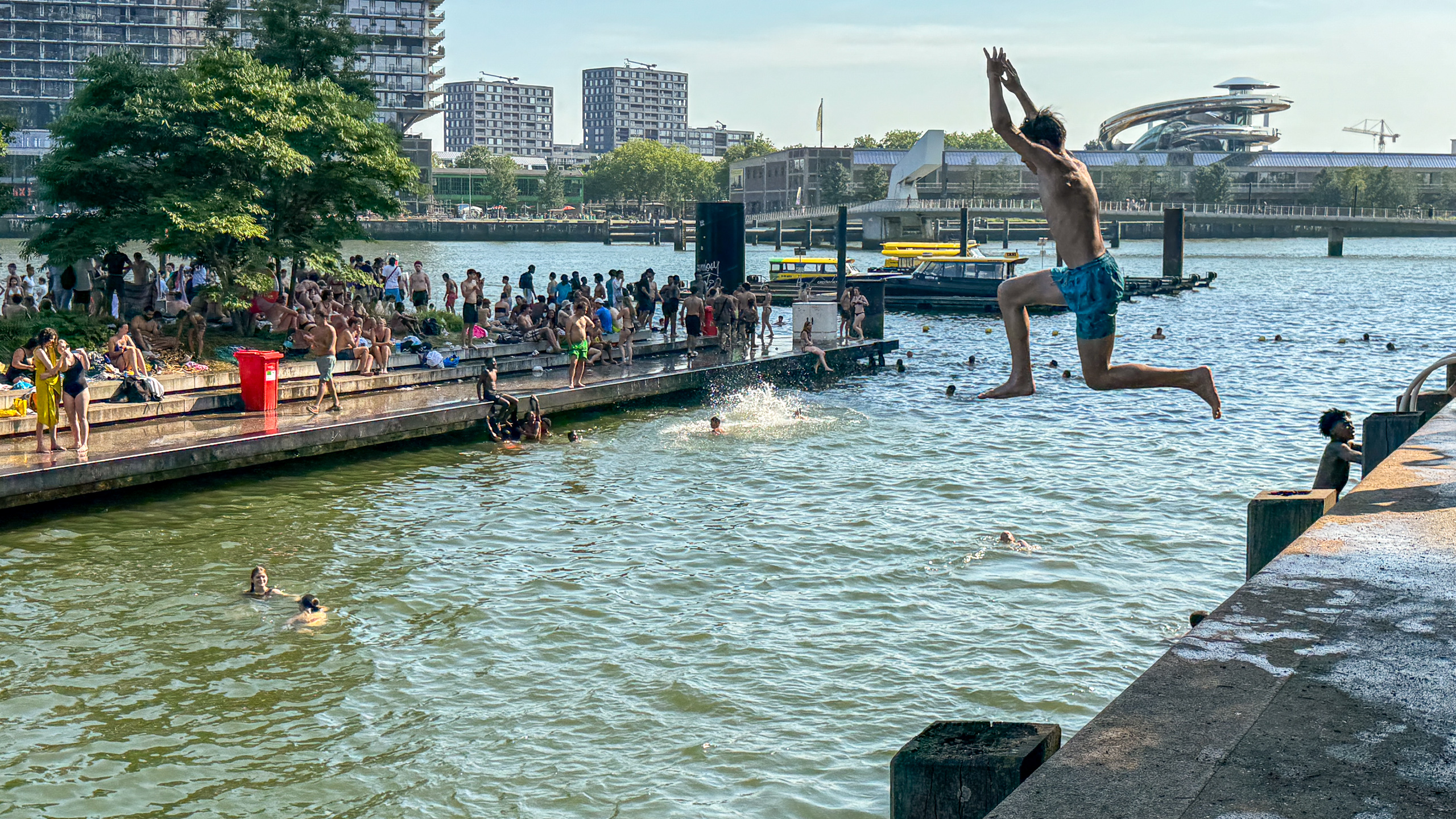 Auftakt bei 37 Grad in Rotterdam