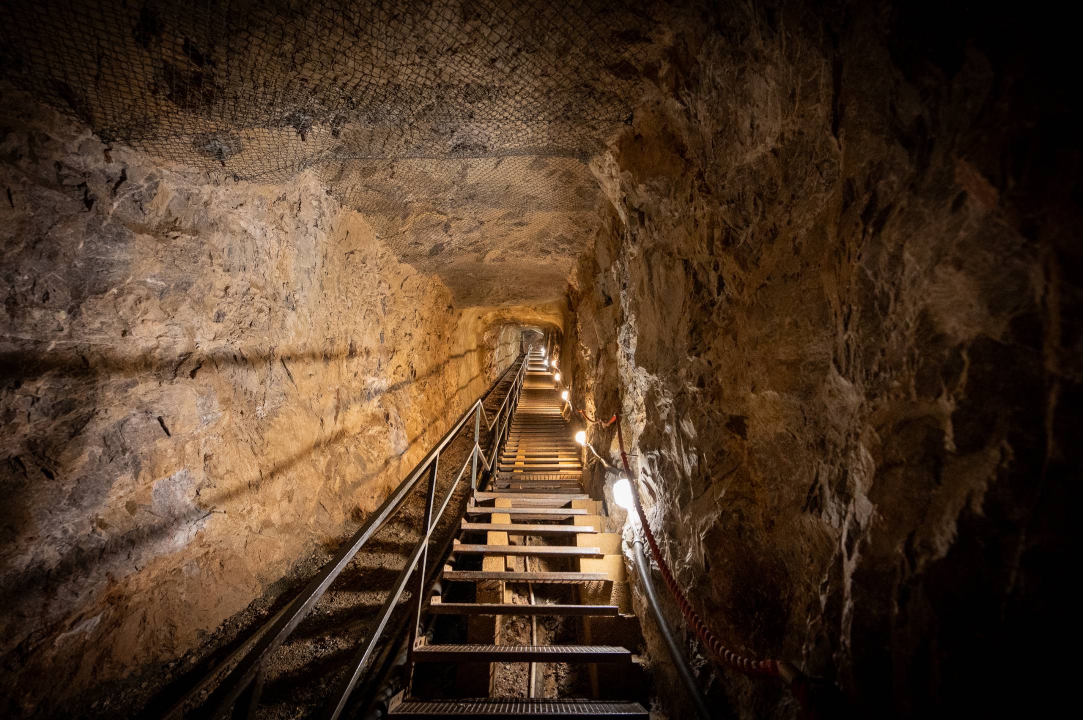 Abgestiegen in die Kristallhöhle Kubach